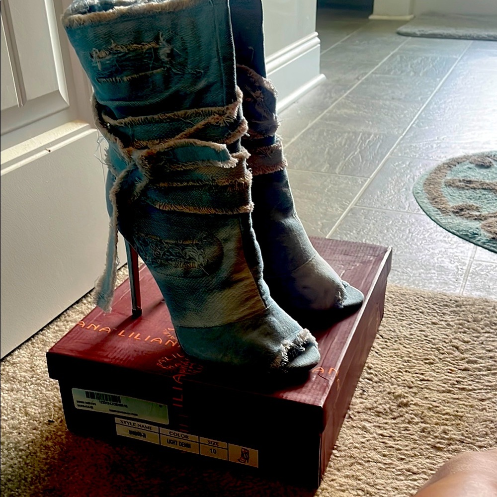 Liliana  Blue Denim Heeled Boots New!